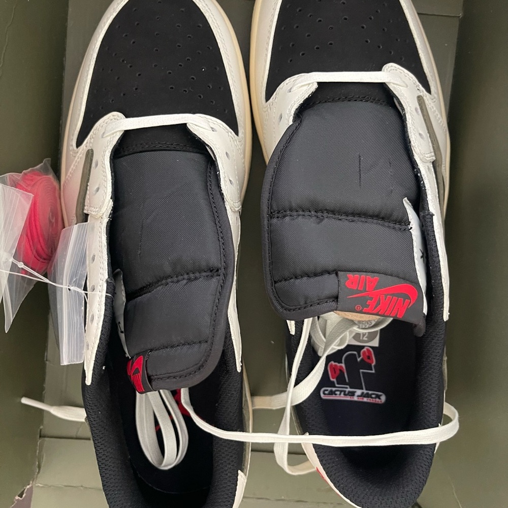 Men’s sneakers